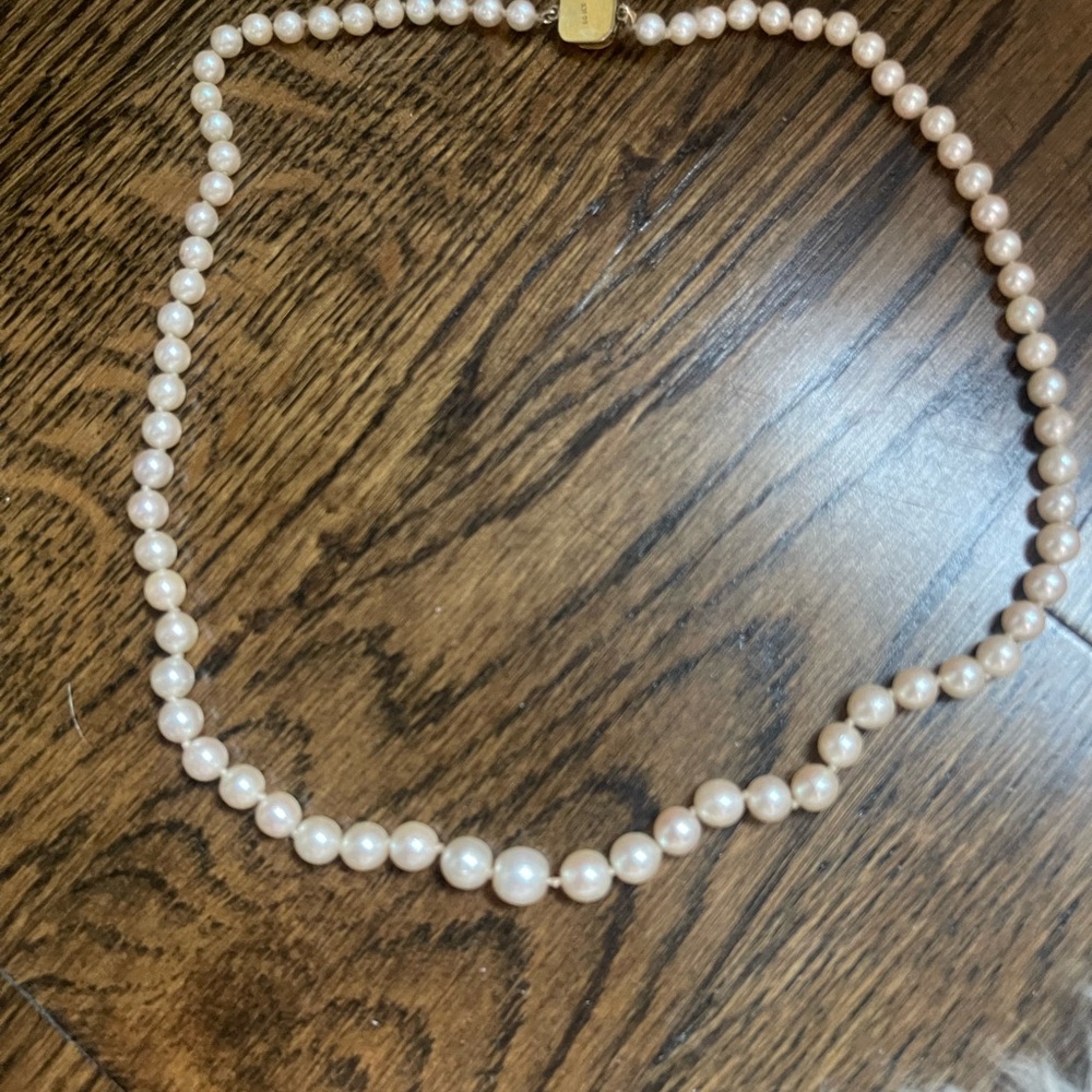 Elegant Pearl Necklace 14k clasp